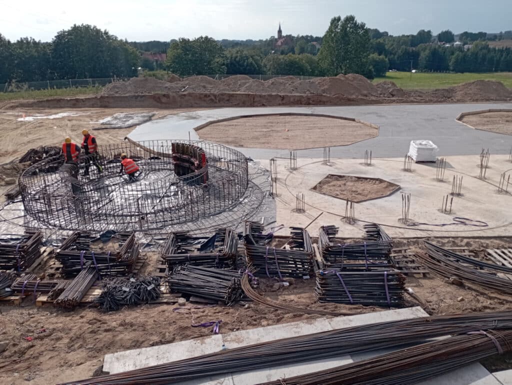 Budowa fundamentów pod silosy płaskodenne i lejowe dla firmy Onde SA w Lutrach