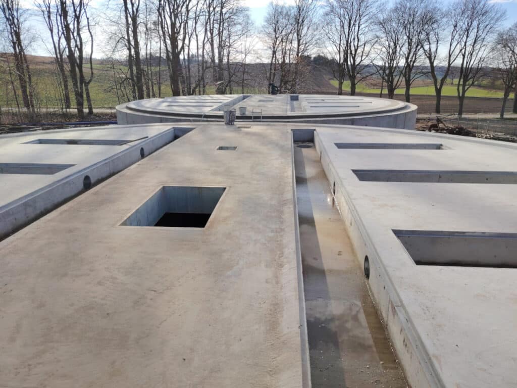 Budowa fundamentów pod silosy płaskodenne i lejowe dla firmy Onde SA w Lutrach